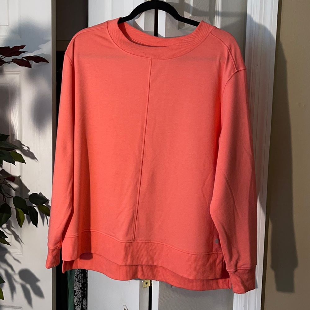 Great lightweight sweatshirt! Great color! Rarely worn
